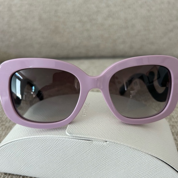 Prada Sunglassess - Picture 4 of 4